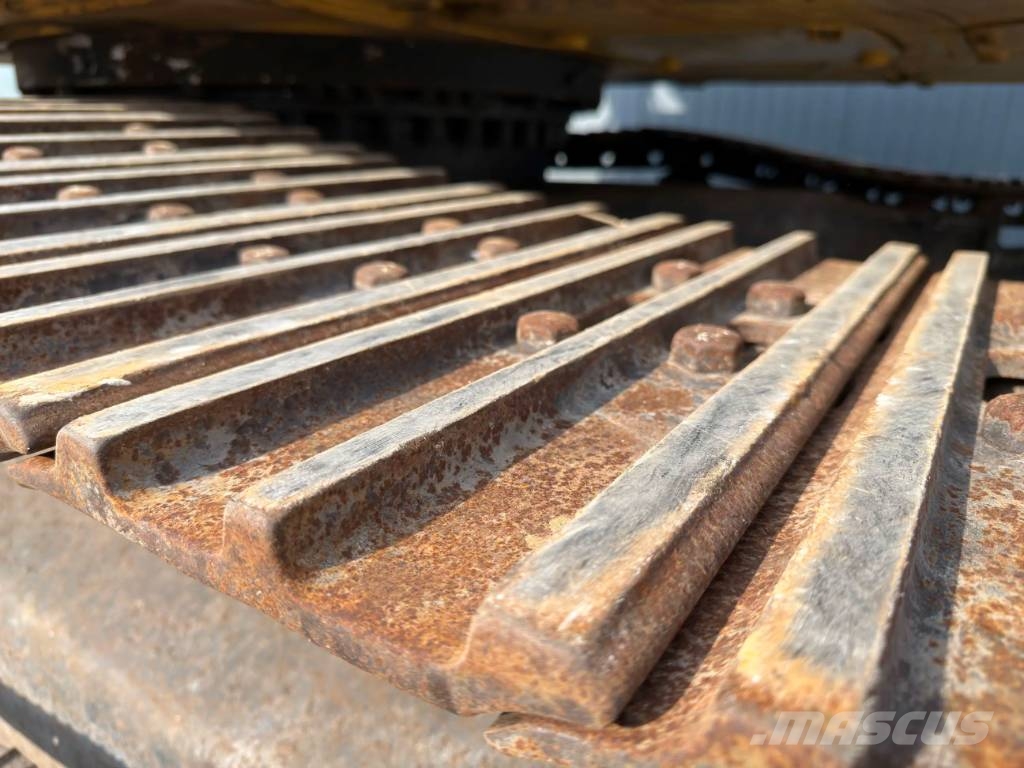 CAT 330F LN Kāpurķēžu ekskavatori