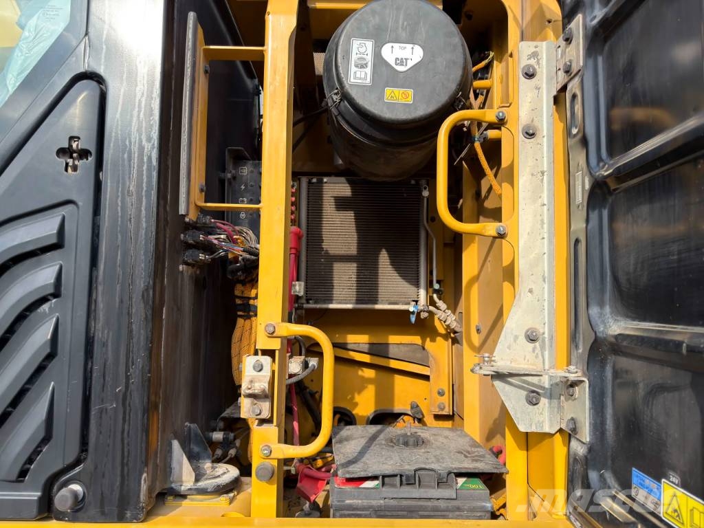CAT 330F LN Kāpurķēžu ekskavatori