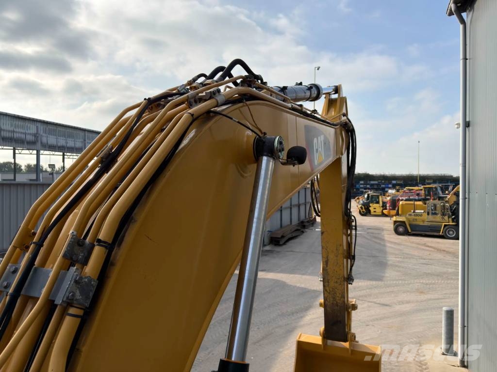 CAT 330F LN Kāpurķēžu ekskavatori