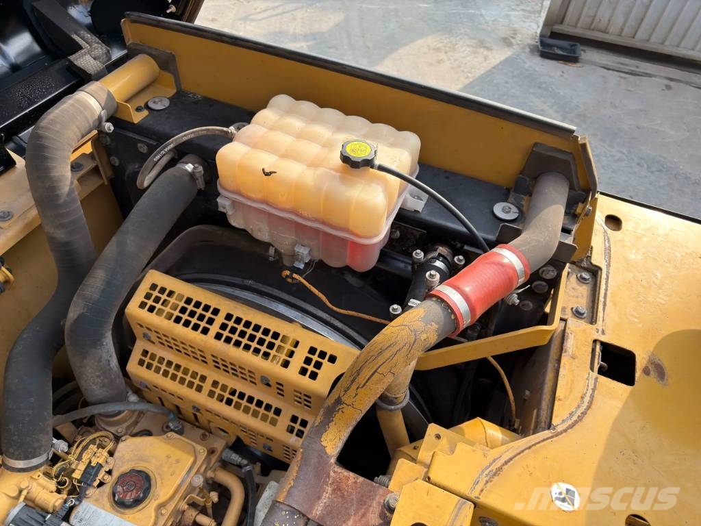 CAT 330F LN Kāpurķēžu ekskavatori