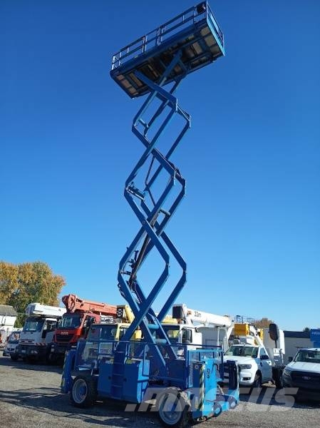 Genie GS4390 - 15,11m, diesel, 4x4 Käärtõstukid