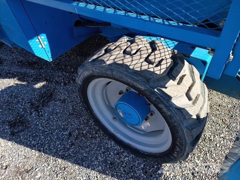 Genie GS4390 - 15,11m, diesel, 4x4 Käärtõstukid
