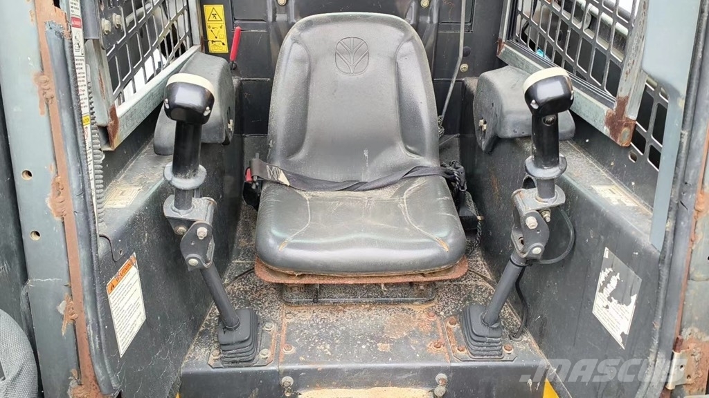 New Holland L 160 Skid steer loaders