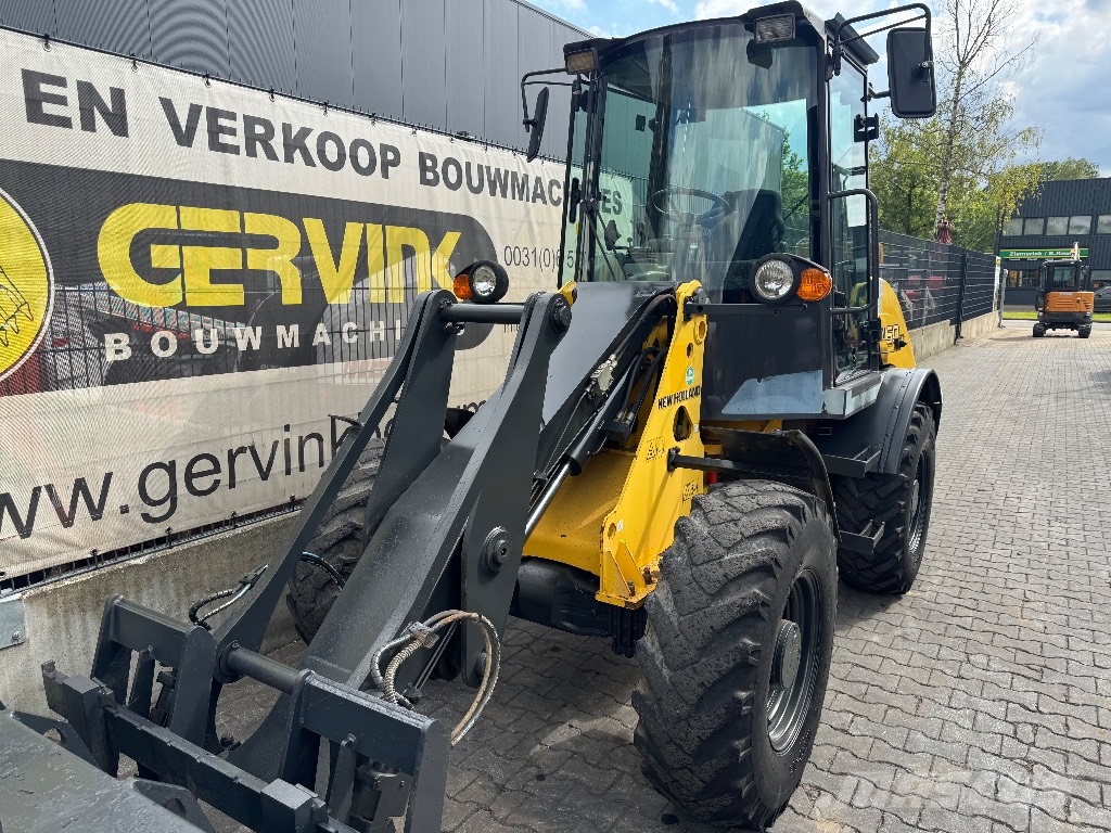 New Holland W 60 TC لوادر بعجل