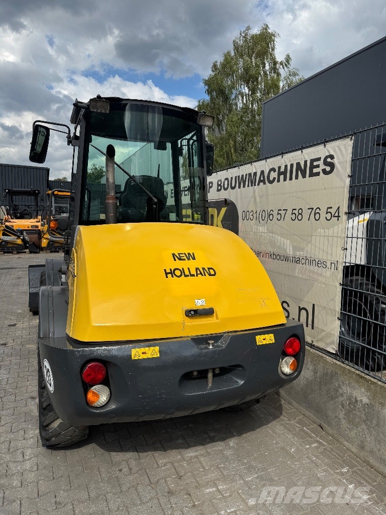 New Holland W 60 TC لوادر بعجل