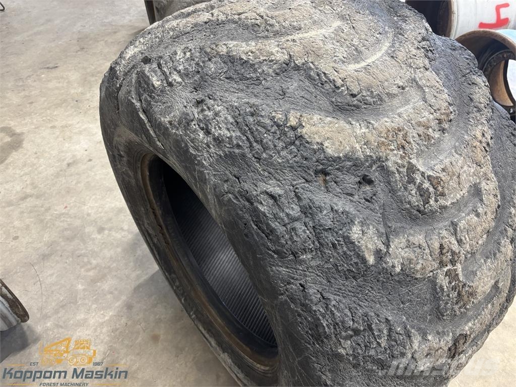 Nokian Fkf 710/45x26,5 Used/Beg Renkaat ja vanteet