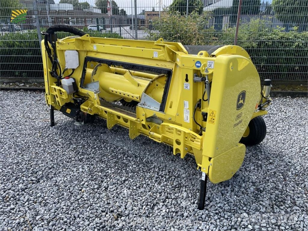 John Deere 639 Schwad-Pickup Other farming machines