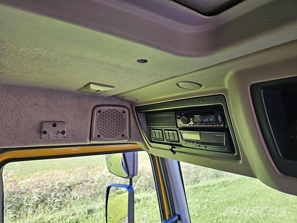 DAF LF 230 Bakwagens met gesloten opbouw