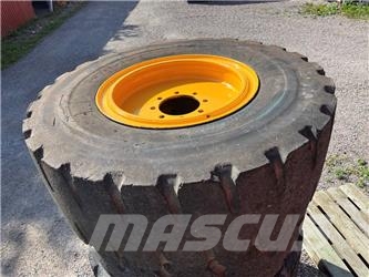 Volvo L50E D C B Wheels Solids / Punkteringsfria 17,5-25 Pneus, Rodas e Jantes