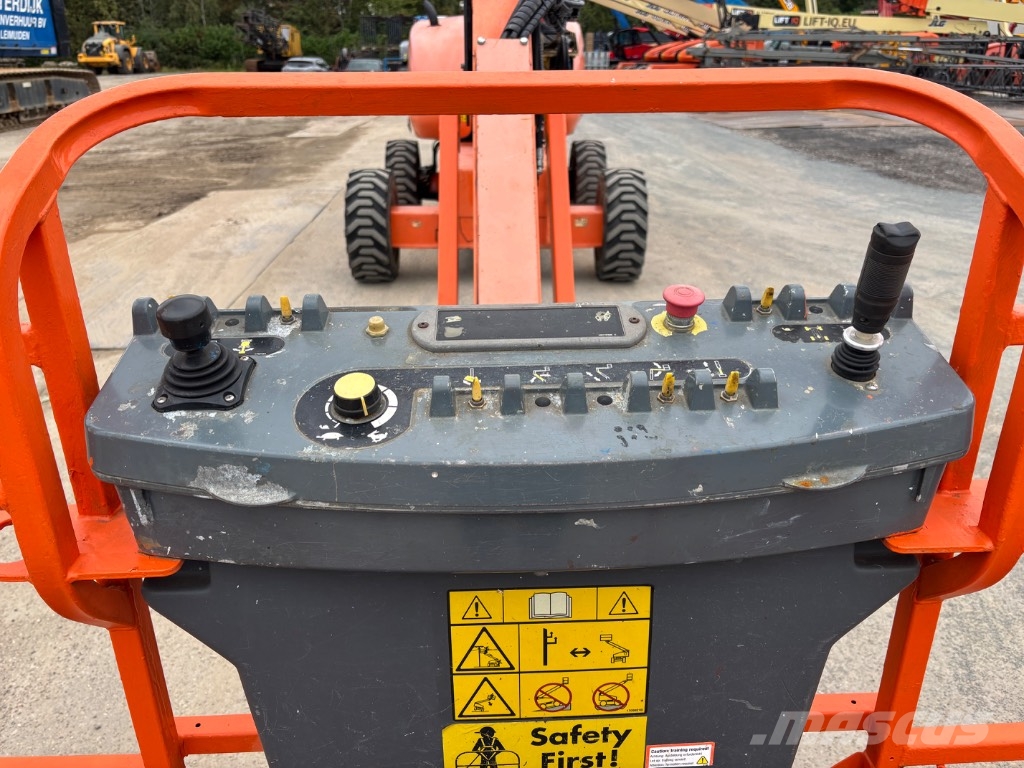 JLG 660 SJ Telescopic boom lifts