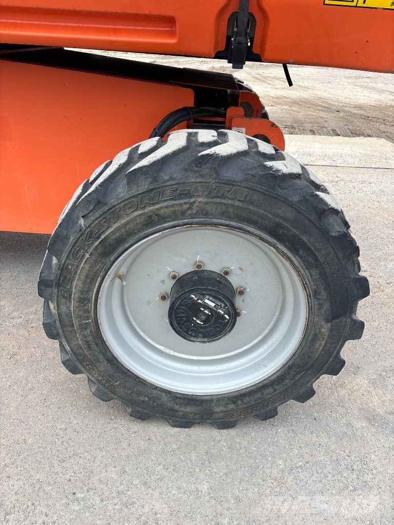 JLG 660 SJ Telescopic boom lifts