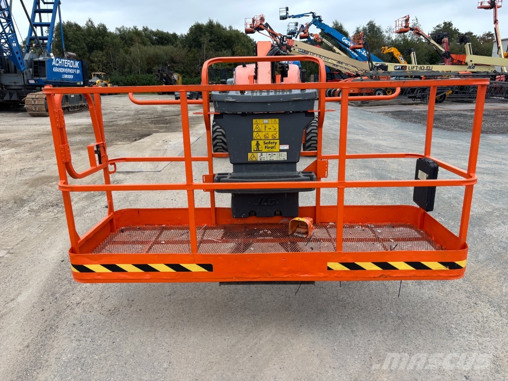 JLG 660 SJ Telescopic boom lifts