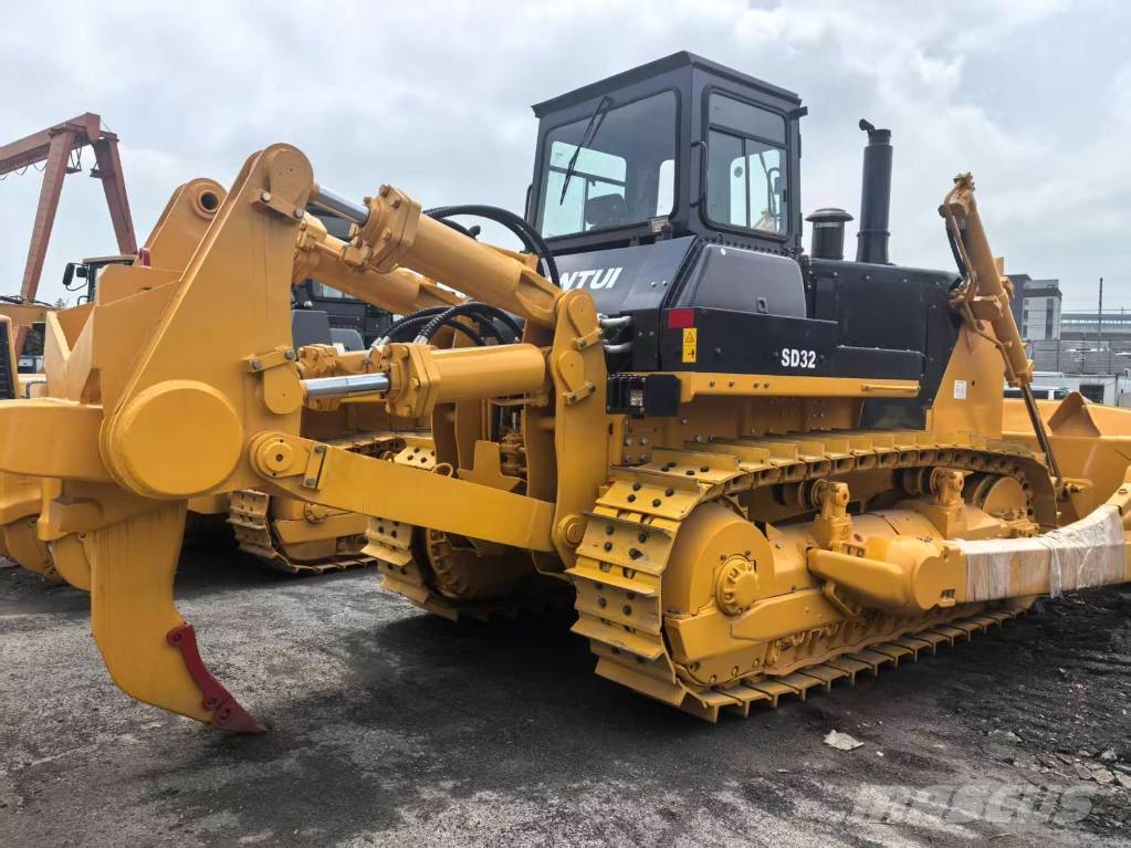 Shantui SD 32 Bulldozer
