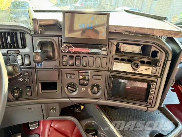 Scania R560 V8 / 6x2 / Lenk + Liftachse / Euro5 牵引车