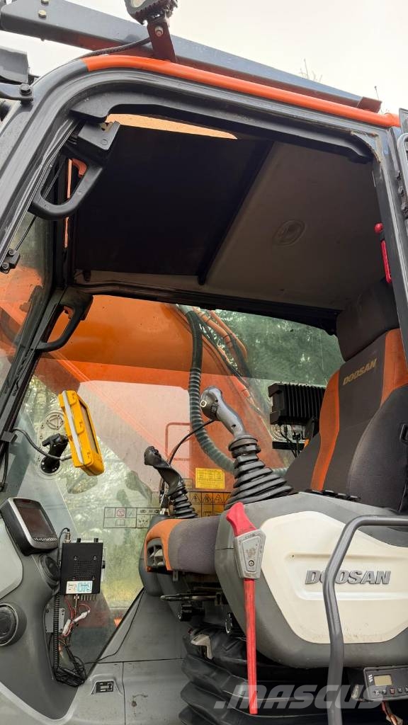 Doosan DX340LC-5 + 3D Roomikekskavaatorid