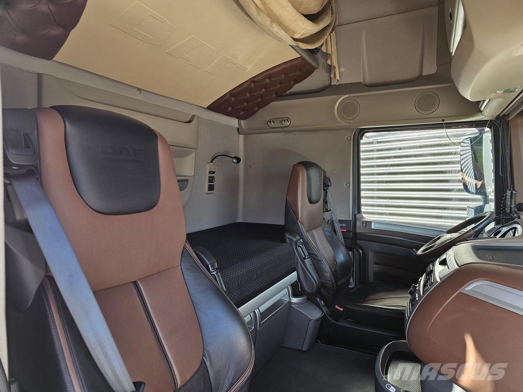 DAF XF 530 6x2 / OPRIJ - MACHINE TRANSPORT Vehículos de reciclaje