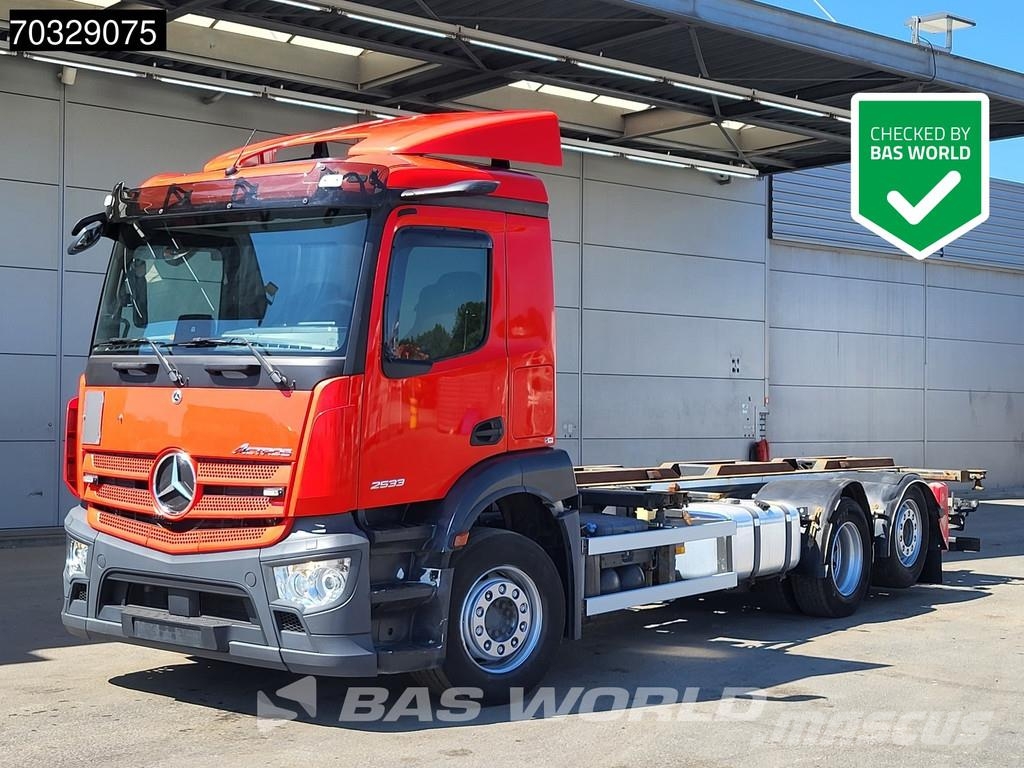 Mercedes-Benz Actros 2533 6X2 LOW Mileage! Lifting BDF system Li Camiones desmontables