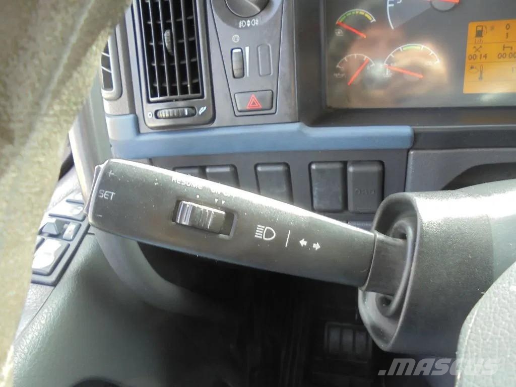 Volvo FM 9.310 + Euro 5 + Manual + Horse transport Автотранспорт для перевезення тварин