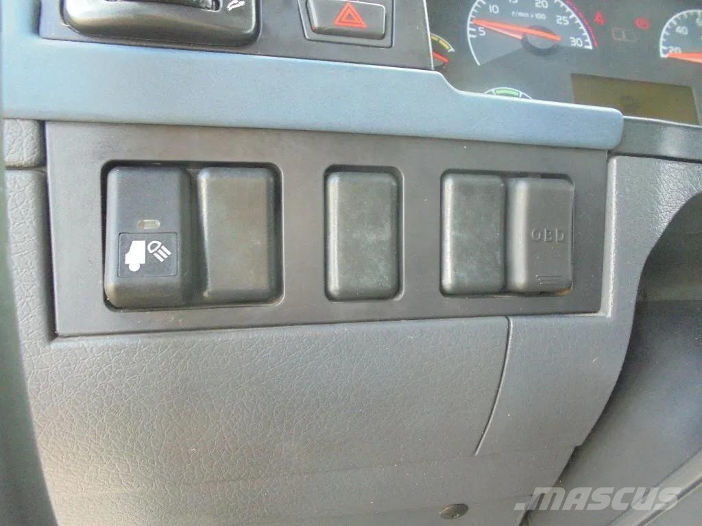 Volvo FM 9.310 + Euro 5 + Manual + Horse transport Автотранспорт для перевезення тварин