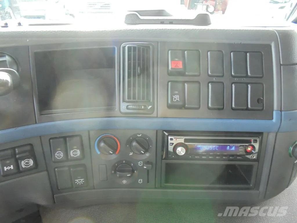 Volvo FM 9.310 + Euro 5 + Manual + Horse transport Автотранспорт для перевезення тварин