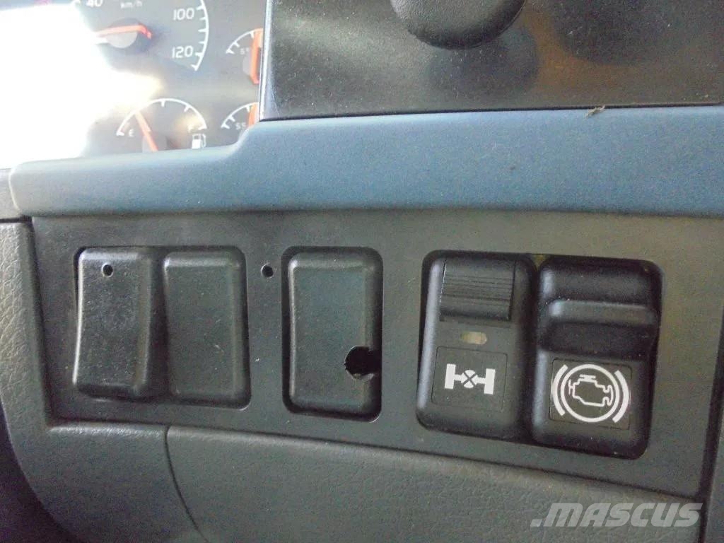 Volvo FM 9.310 + Euro 5 + Manual + Horse transport Автотранспорт для перевезення тварин