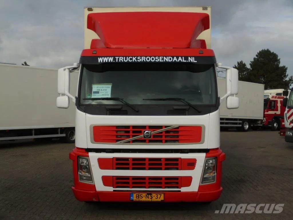 Volvo FM 9.310 + Euro 5 + Manual + Horse transport Автотранспорт для перевезення тварин