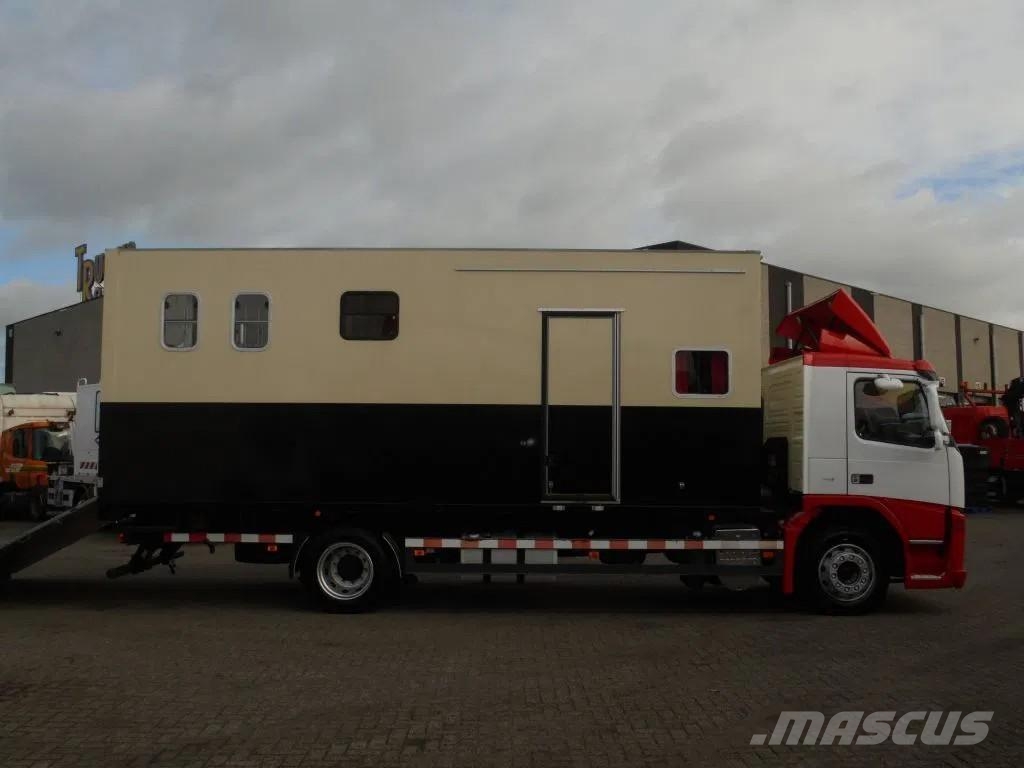 Volvo FM 9.310 + Euro 5 + Manual + Horse transport Автотранспорт для перевезення тварин
