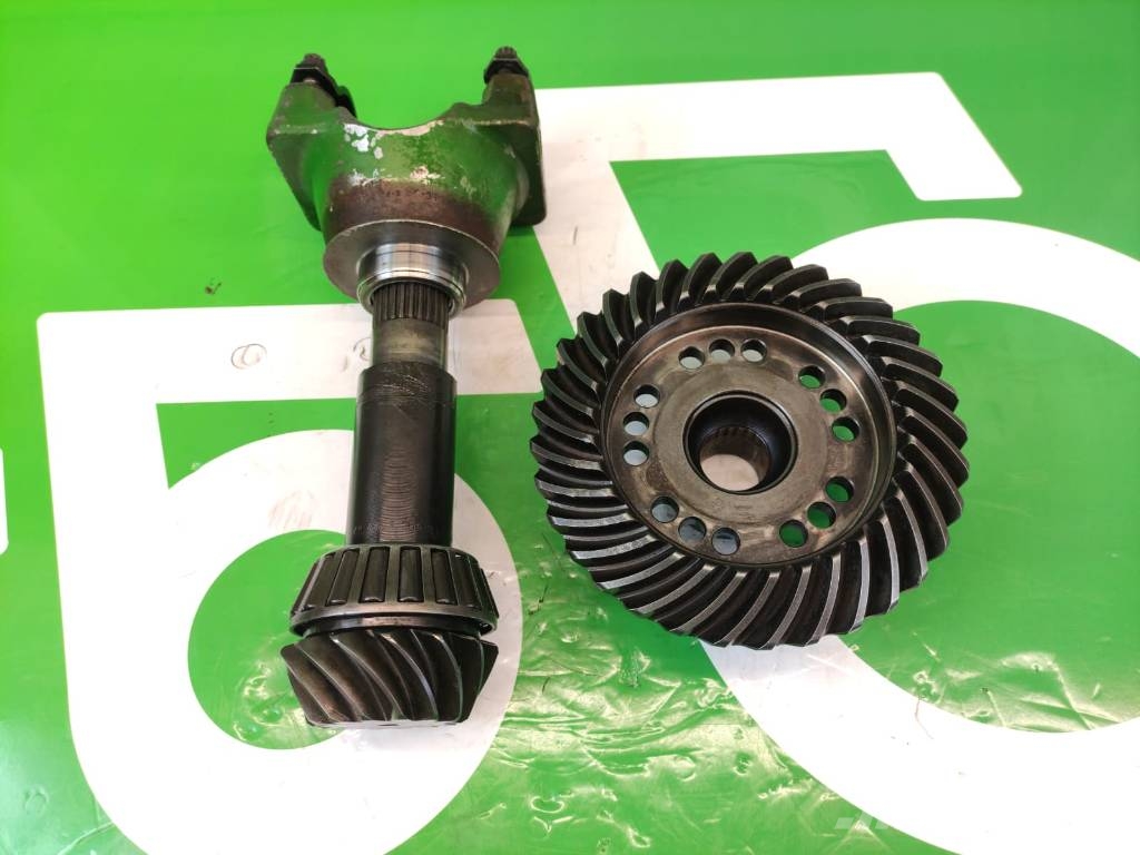 John Deere 3400 Rear axle bevel gear ZF 4475305509 الشاسيه والتعليق