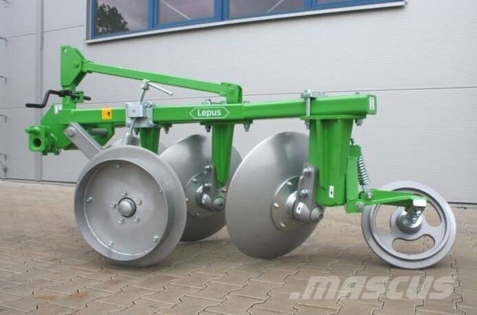 Bomet 3 corps disc plow / pług talerzowy 3 Navadni plugi