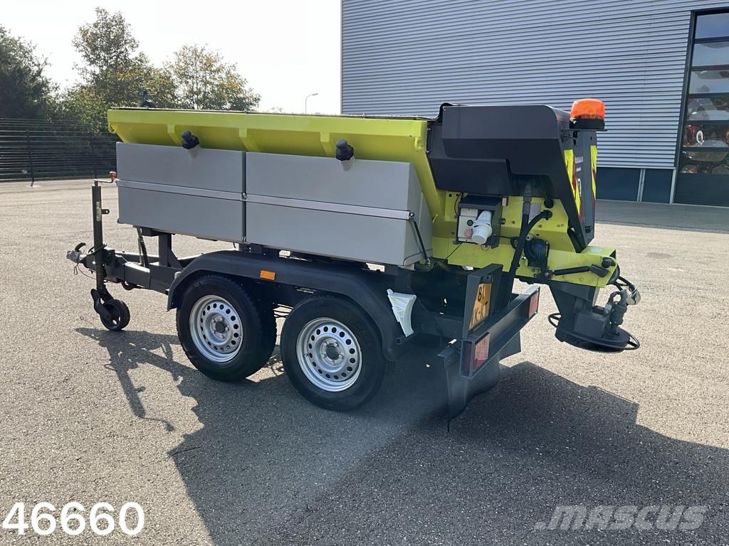 Hotra 2-assige aanhangwagen met Epoke zoutstrooier Overige aanhangers