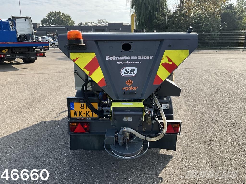 Hotra 2-assige aanhangwagen met Epoke zoutstrooier Overige aanhangers