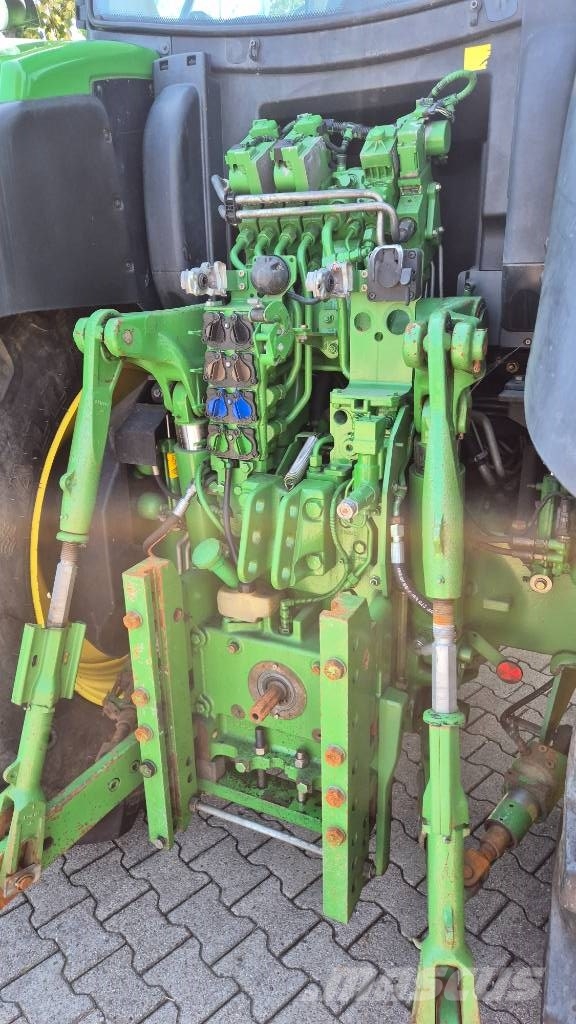 John Deere 6195 R الجرارات
