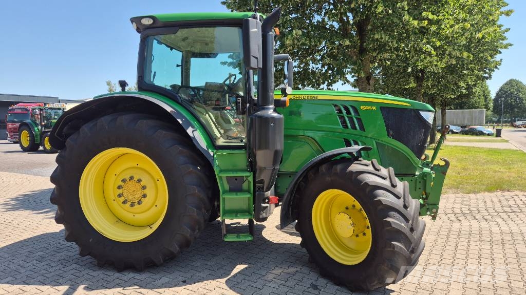 John Deere 6195 R الجرارات