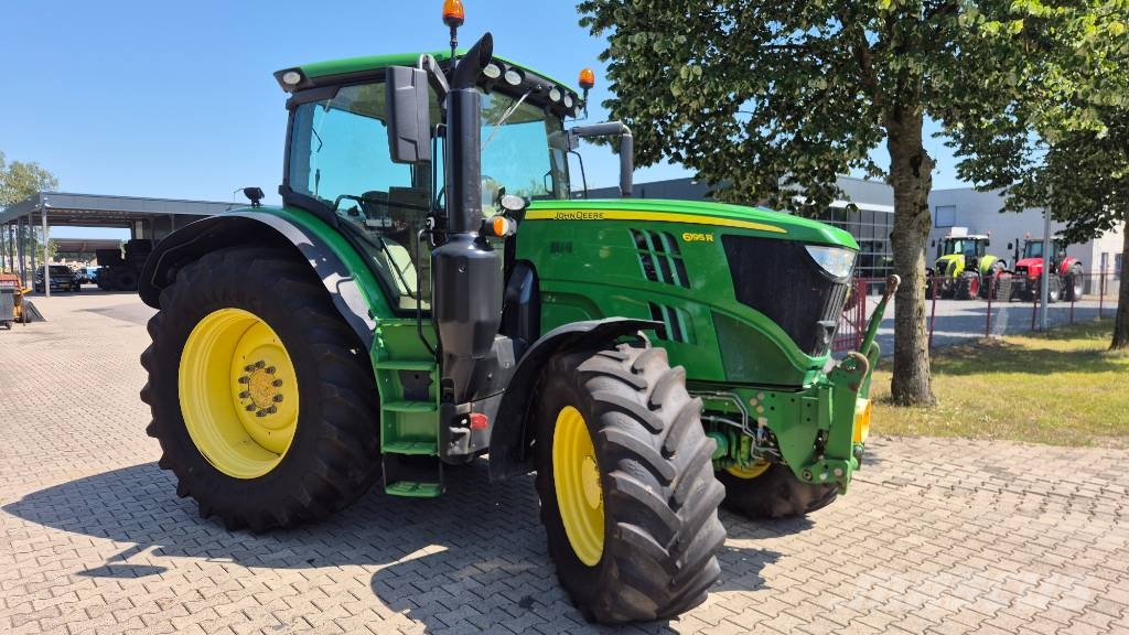 John Deere 6195 R الجرارات