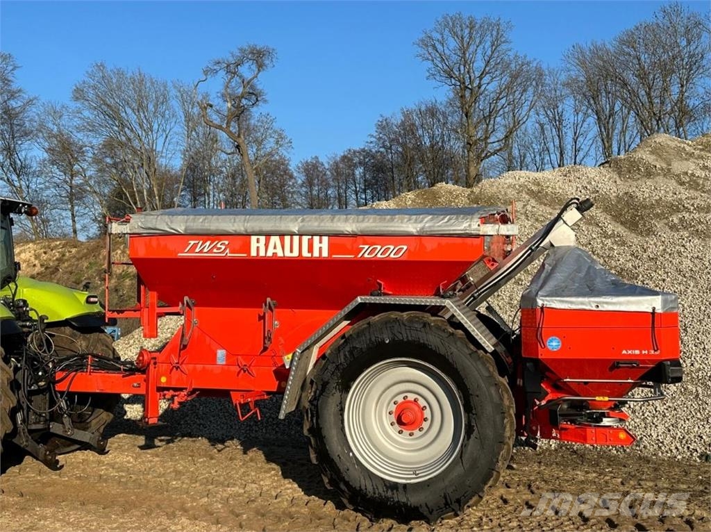 Rauch Düngerstreuer TWS 7000 mit neuem AXIS-H 30.2 معدات فرد المواد المعدنية