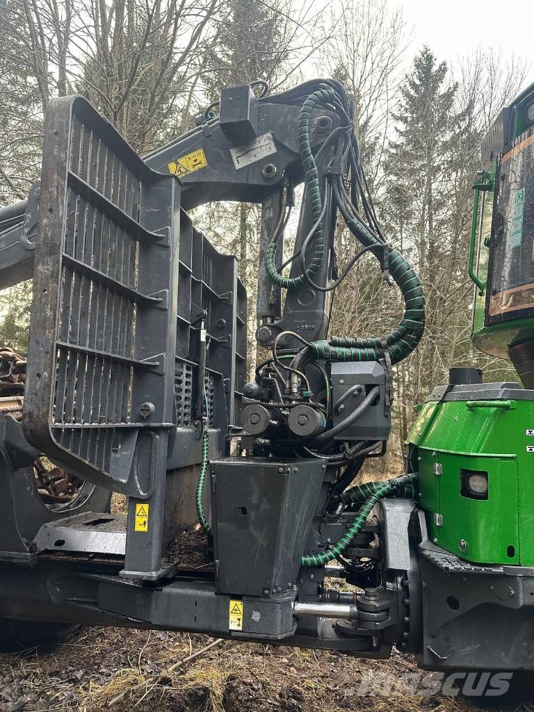 John Deere 1210 G Kihordók