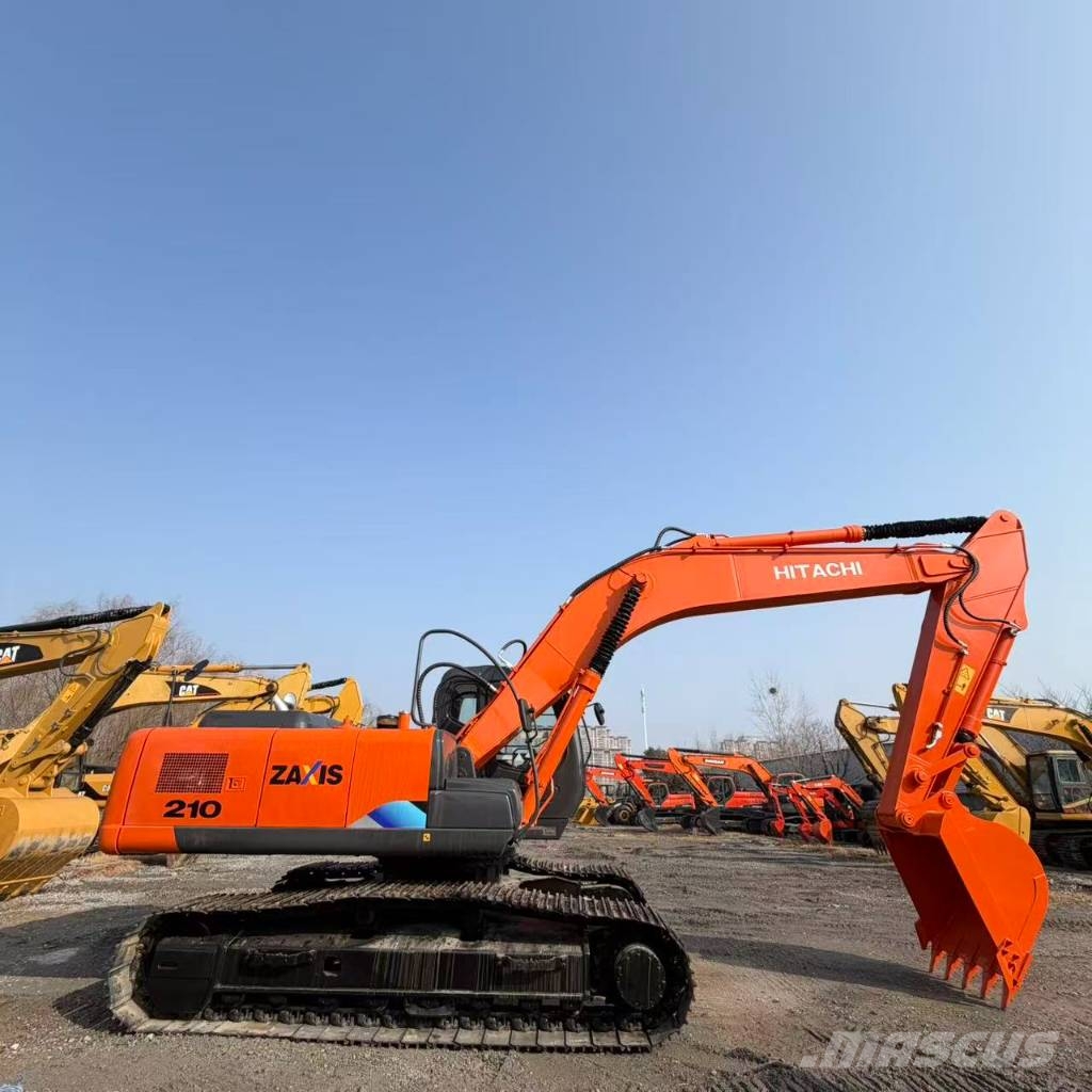 Hitachi ZX210 حفارات زحافة