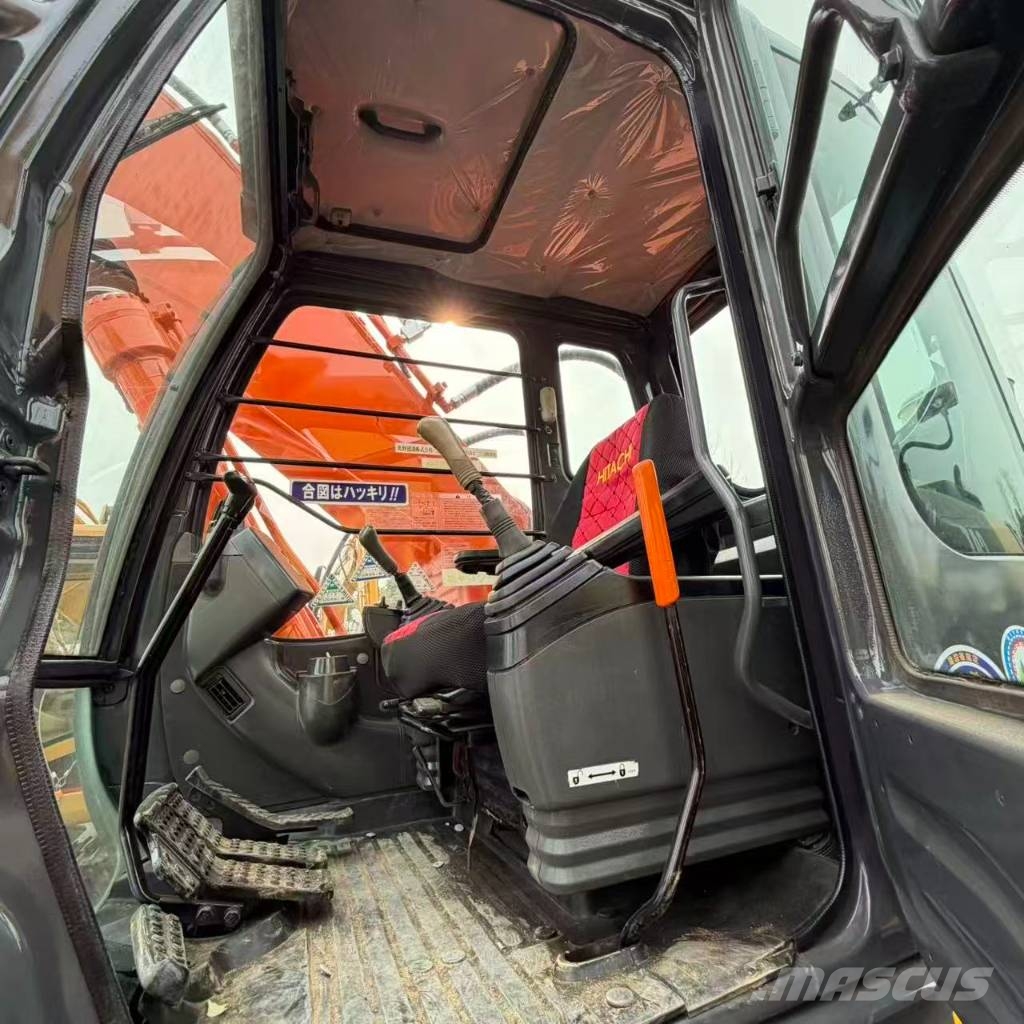 Hitachi ZX210 حفارات زحافة