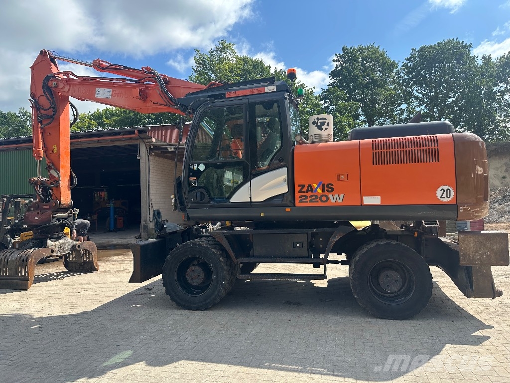 Hitachi ZX220W-5B Mobilbagger OQ70755 Oil Quick حفارات بعجل