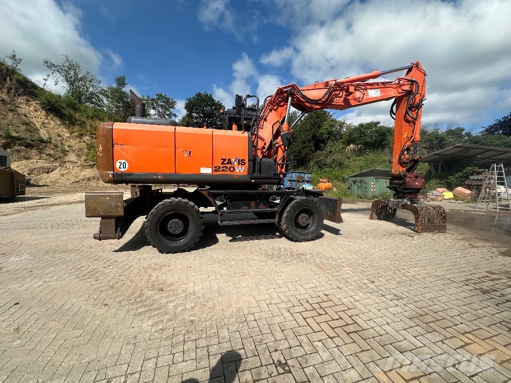 Hitachi ZX220W-5B Mobilbagger OQ70755 Oil Quick حفارات بعجل