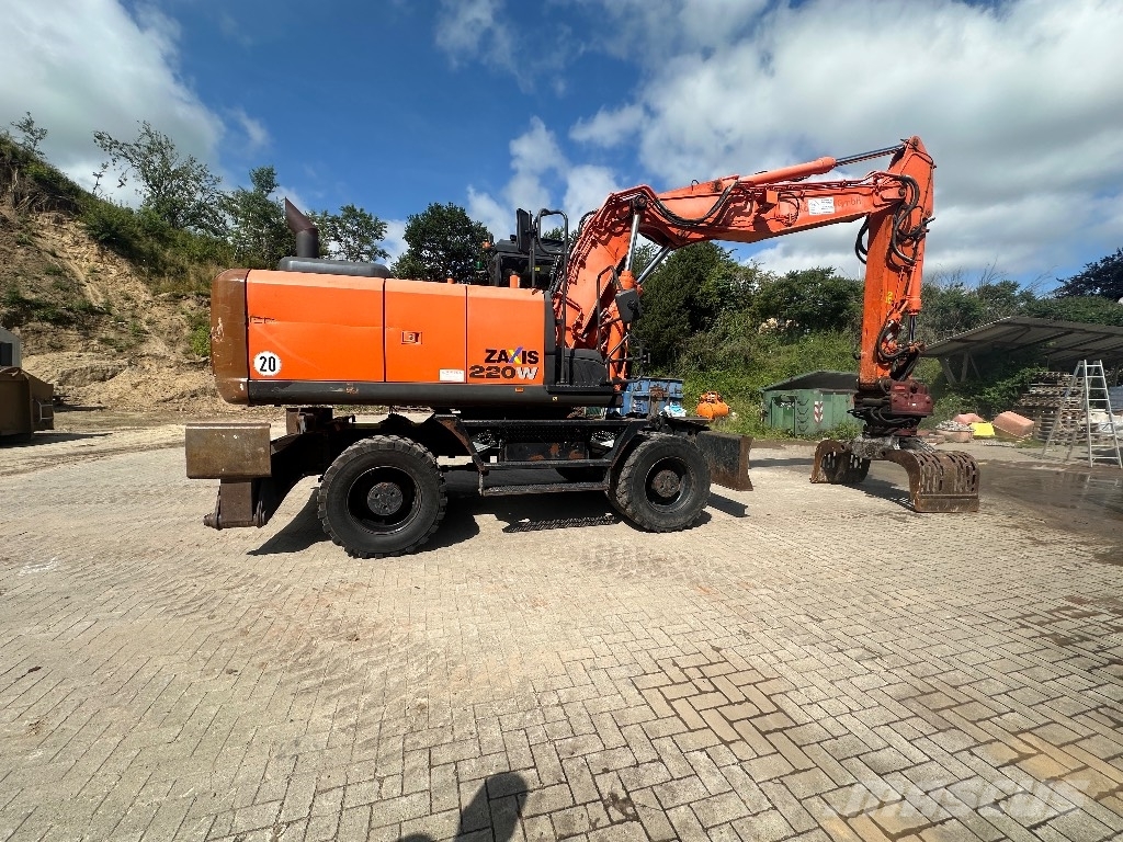 Hitachi ZX220W-5B Mobilbagger OQ70755 Oil Quick حفارات بعجل