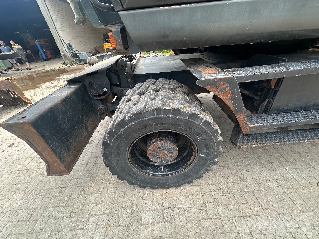 Hitachi ZX220W-5B Mobilbagger OQ70755 Oil Quick حفارات بعجل