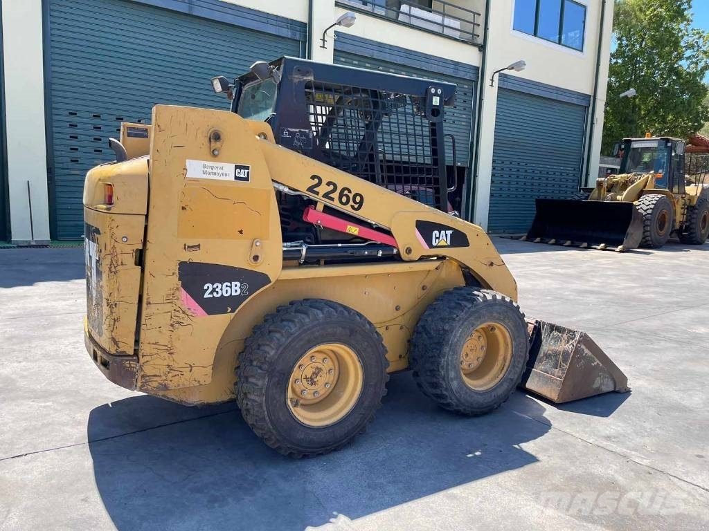CAT 236 B Ładowarki burtowe