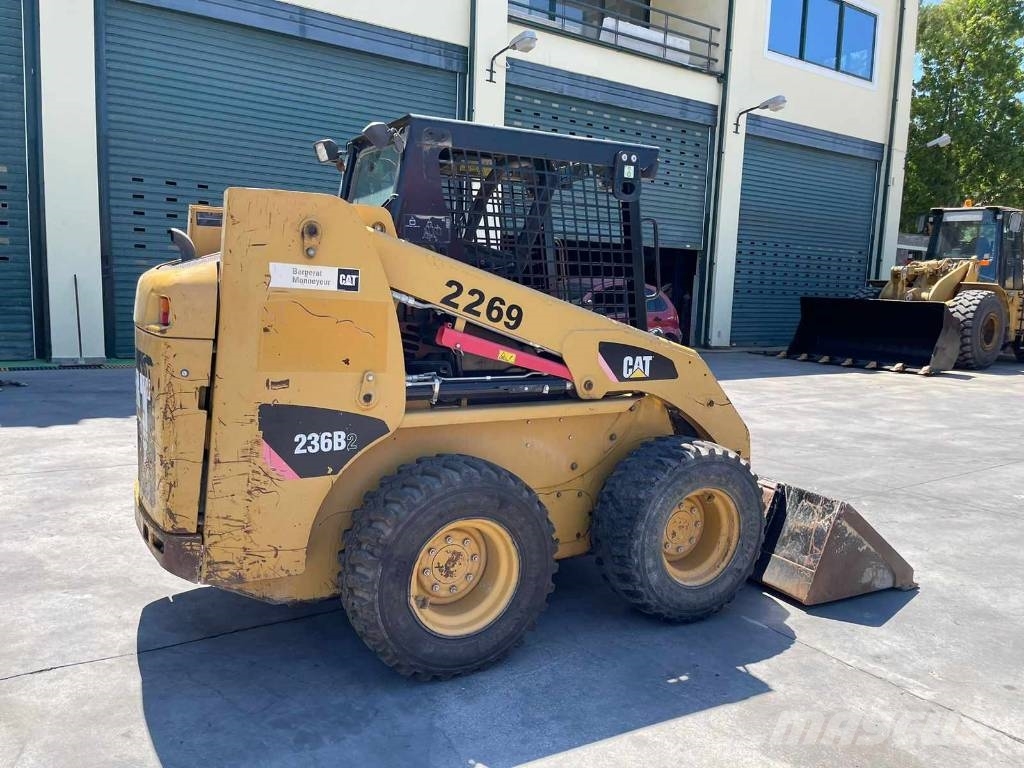CAT 236 B Ładowarki burtowe