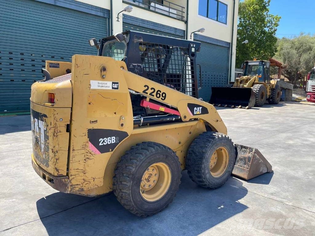 CAT 236 B Ładowarki burtowe