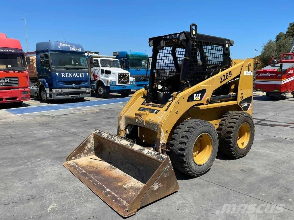 CAT 236 B Ładowarki burtowe