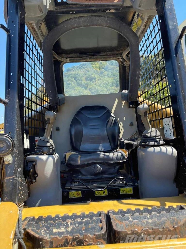 CAT 236 B Ładowarki burtowe