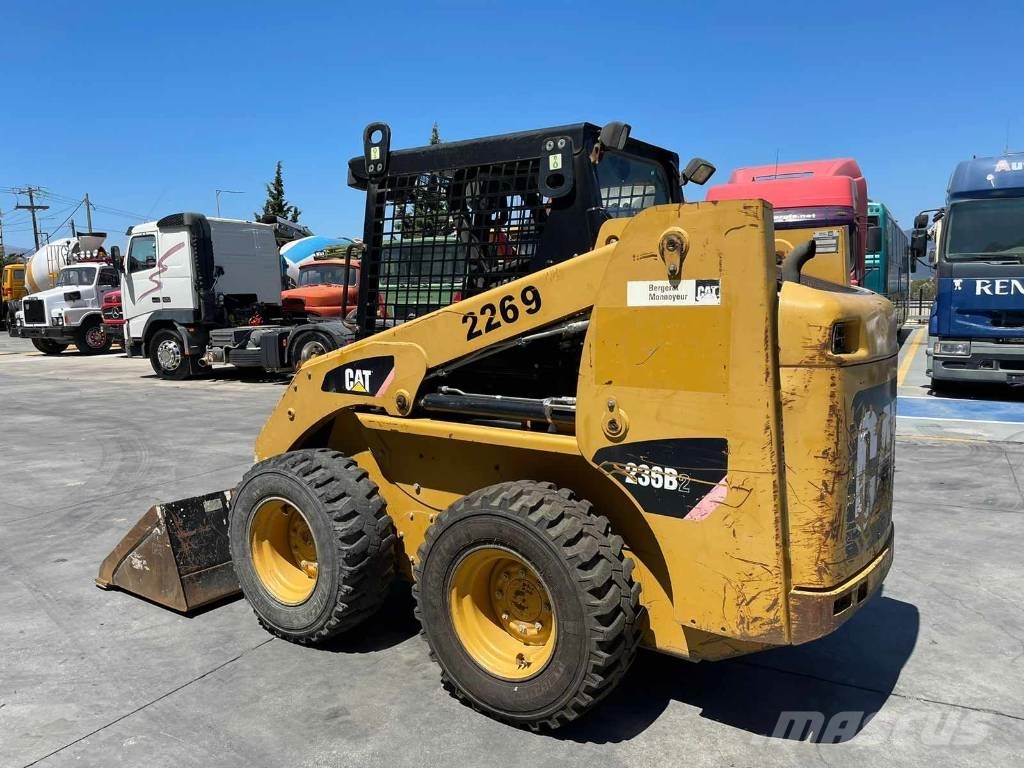 CAT 236 B Ładowarki burtowe