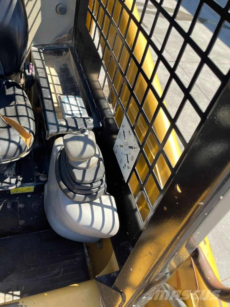 CAT 236 B Ładowarki burtowe