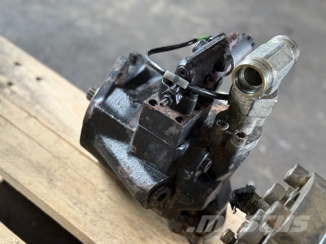 Liebherr R 934 B Cooling PUMP Hydraulik